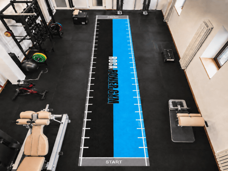 Technical analysis of light reflectivity on different gym turf fiber types under dim lighting